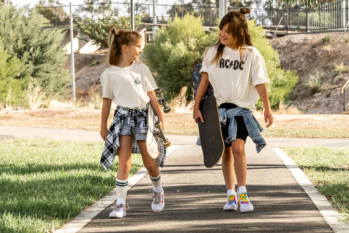 'Shoe tagging kits' For children to paint and create custom sneakers ...